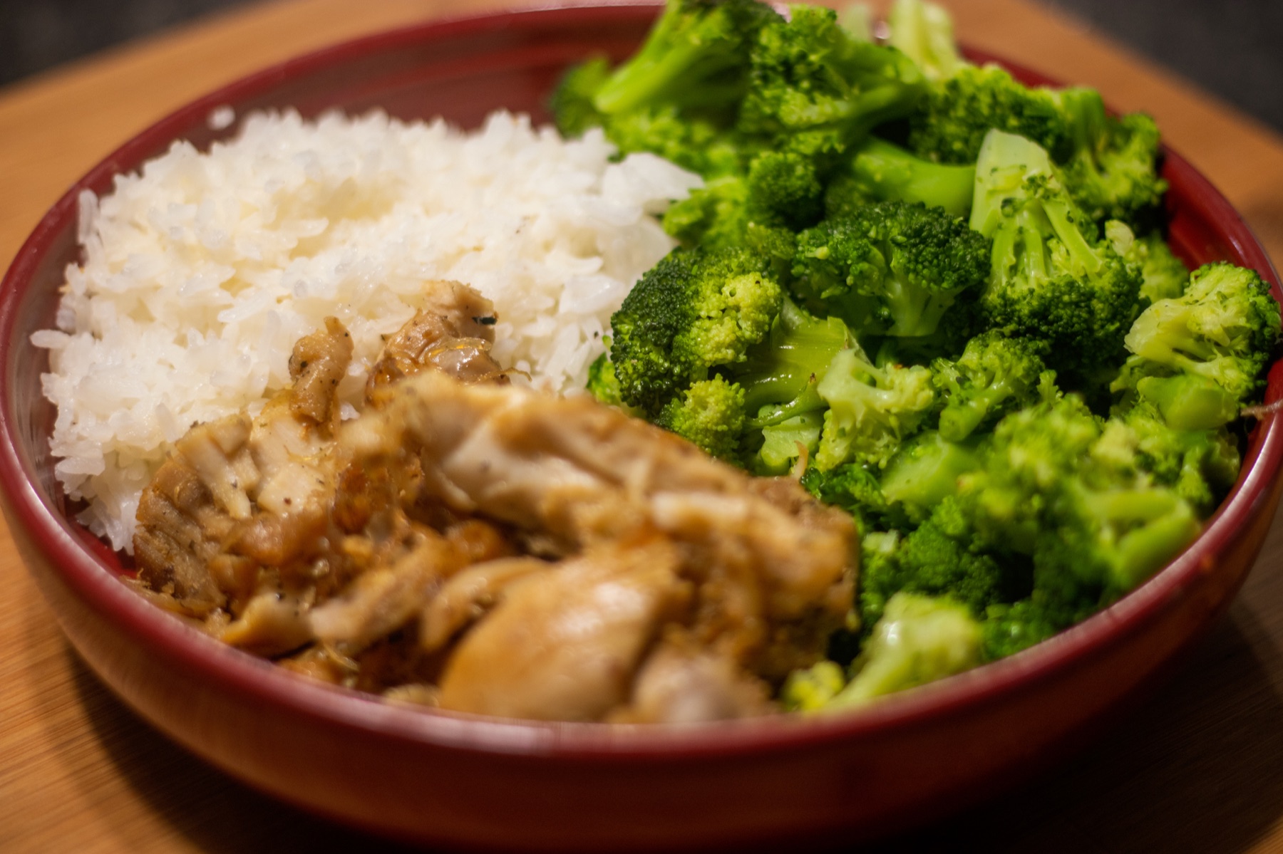 Clean Vibez meal prep bowl with chicken, broccoli, and white rice